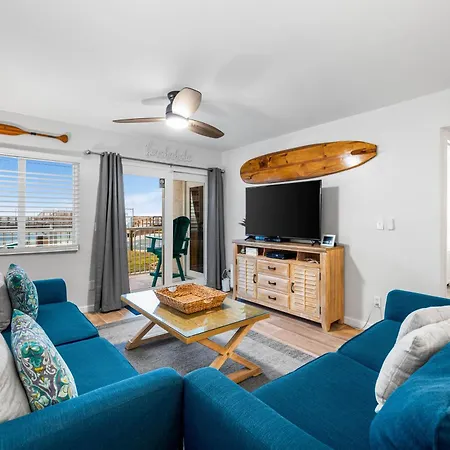 Holiday Surf And Racquet Unit 105